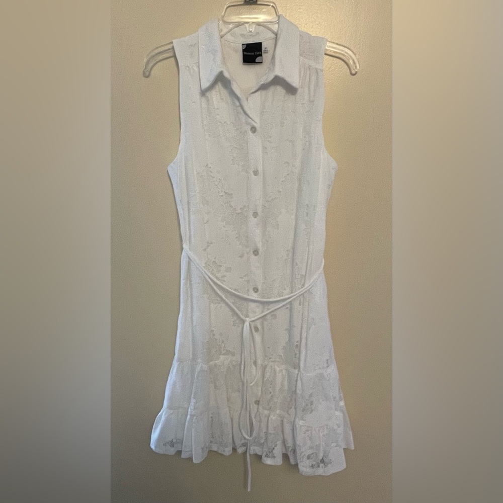 Maison Tara White Sleeveless Lace Button-Front dress with Tie